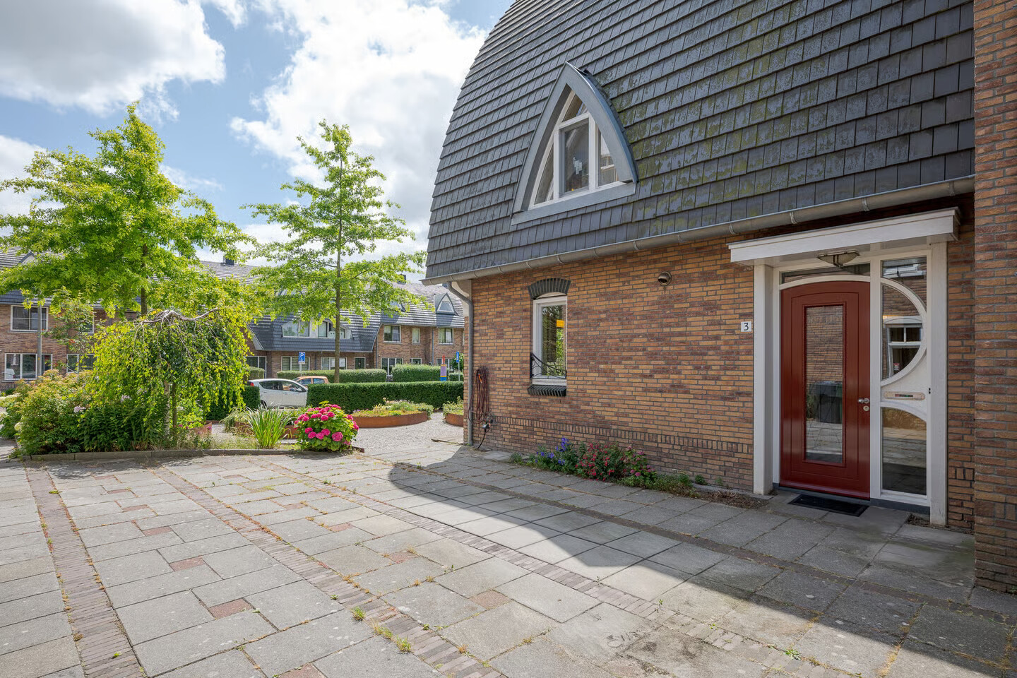 Twee-onder-één-kap te koop: Multatulilaan 3, Voorschoten