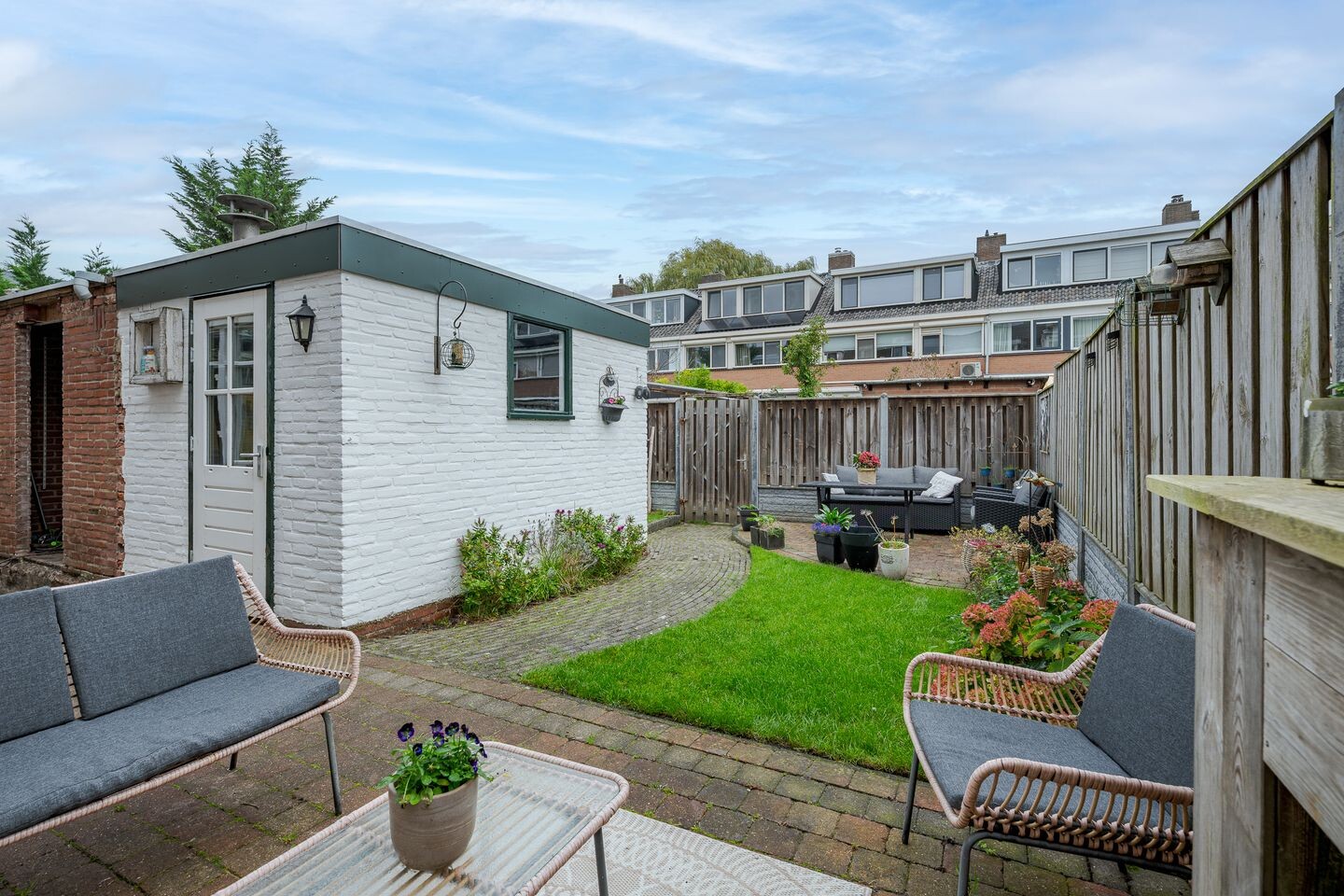 Tussenwoning te koop: Diepenbrocklaan 6, Voorschoten