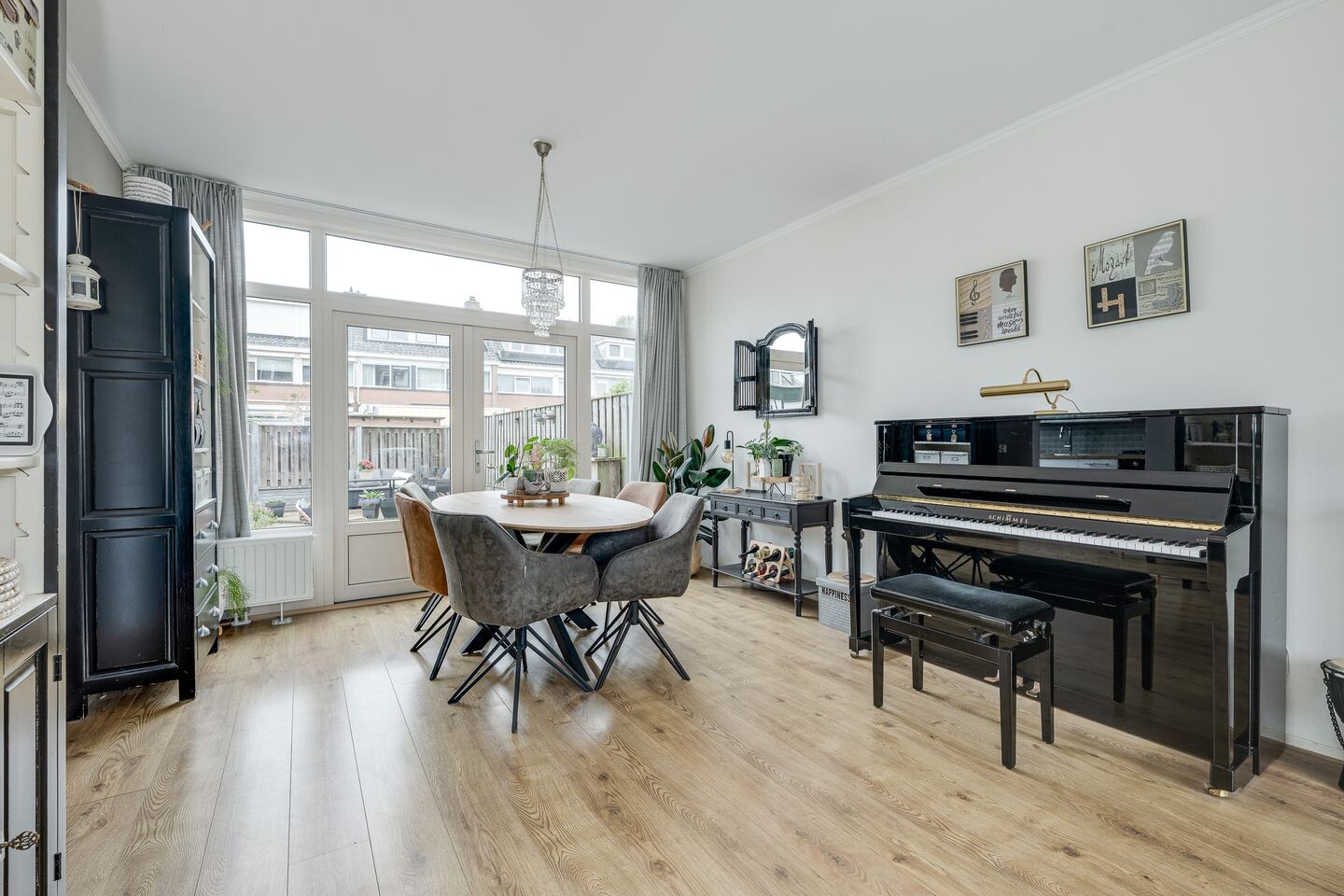 Tussenwoning te koop: Diepenbrocklaan 6, Voorschoten