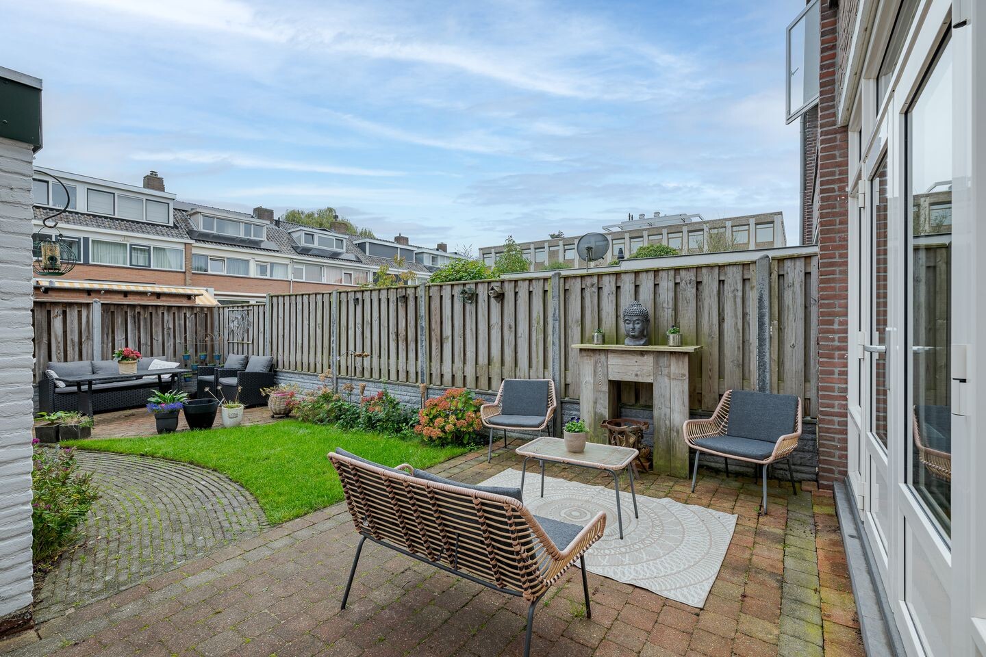 Tussenwoning te koop: Diepenbrocklaan 6, Voorschoten