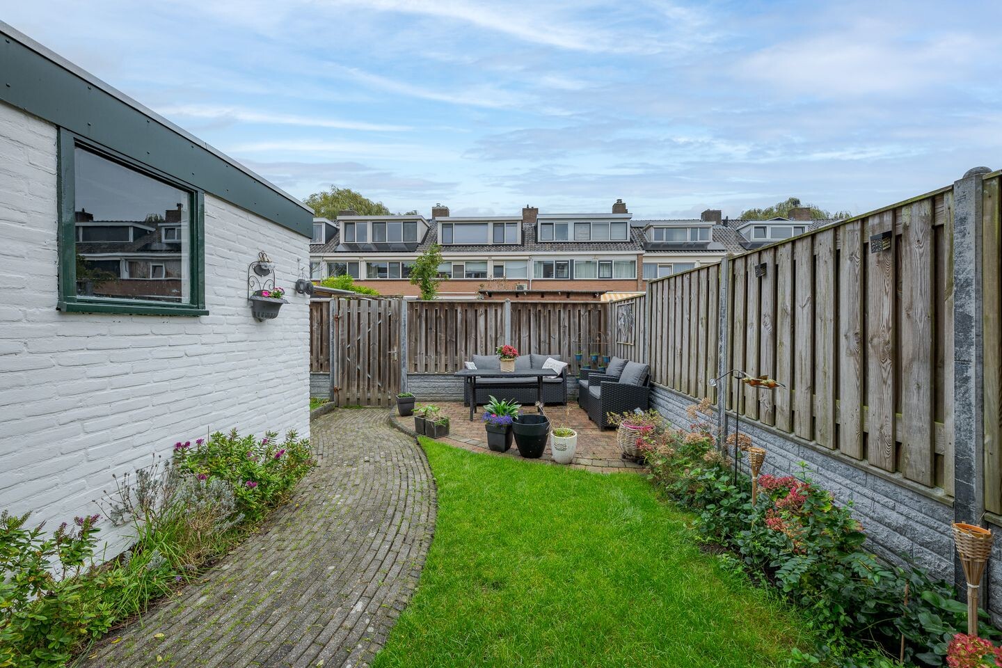 Tussenwoning te koop: Diepenbrocklaan 6, Voorschoten