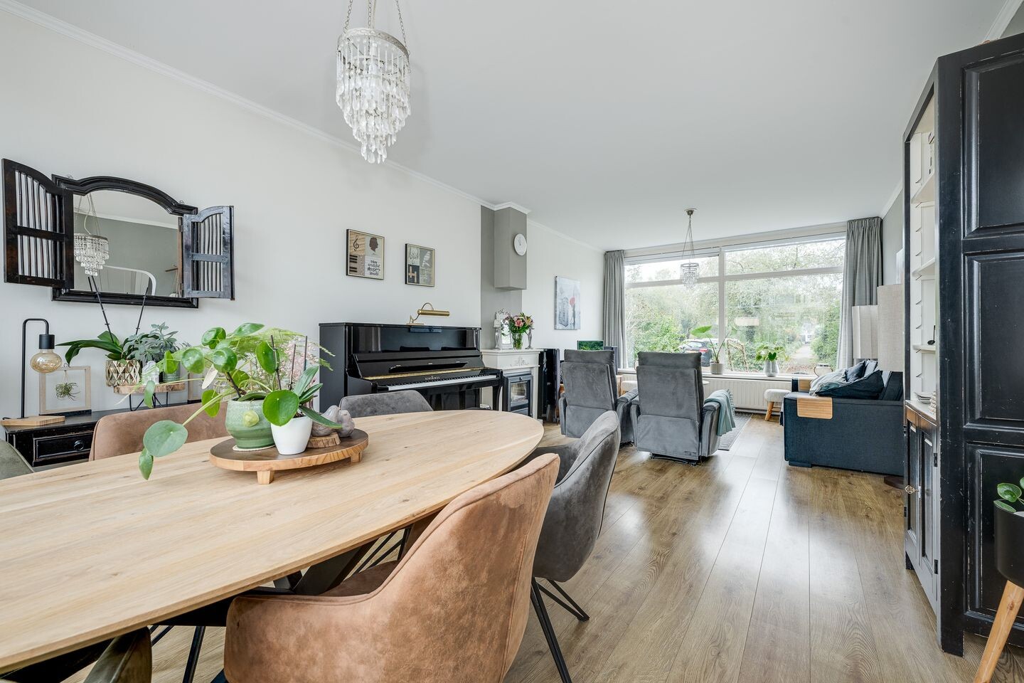 Tussenwoning te koop: Diepenbrocklaan 6, Voorschoten