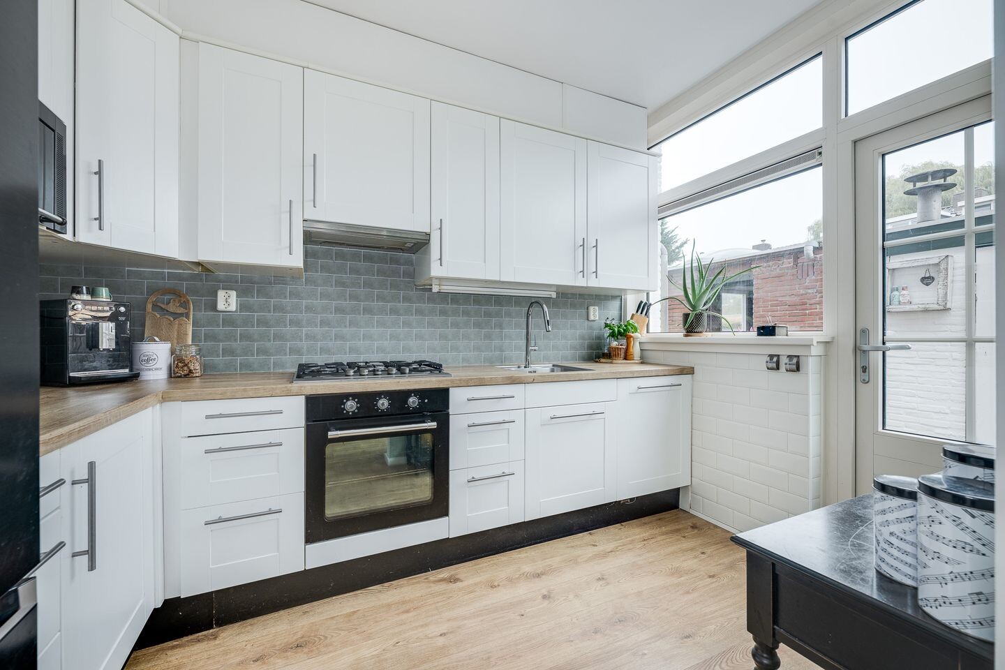 Tussenwoning te koop: Diepenbrocklaan 6, Voorschoten