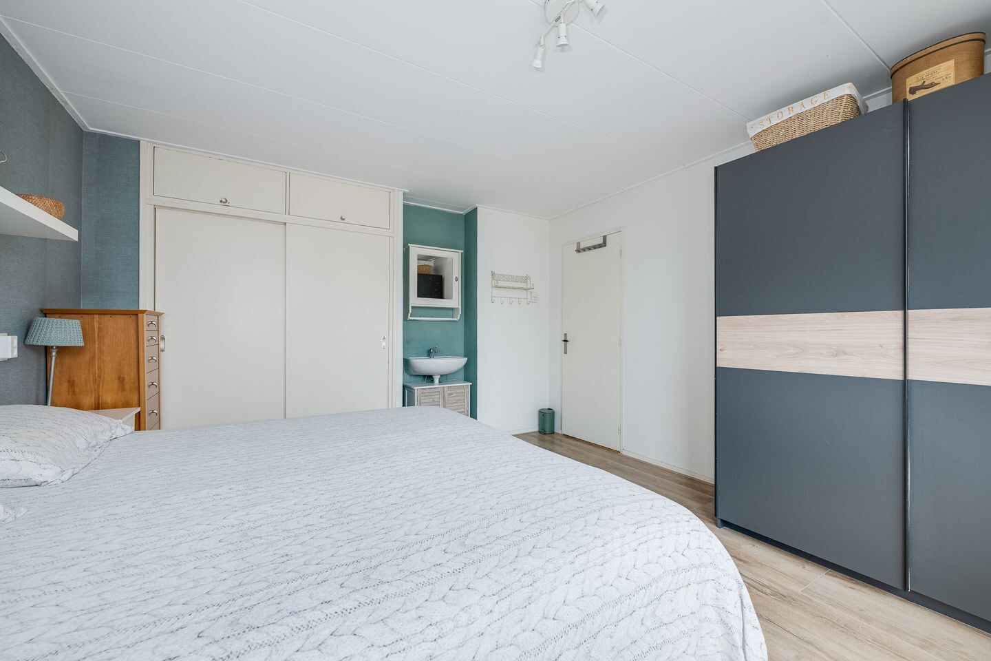 Tussenwoning te koop: Diepenbrocklaan 6, Voorschoten