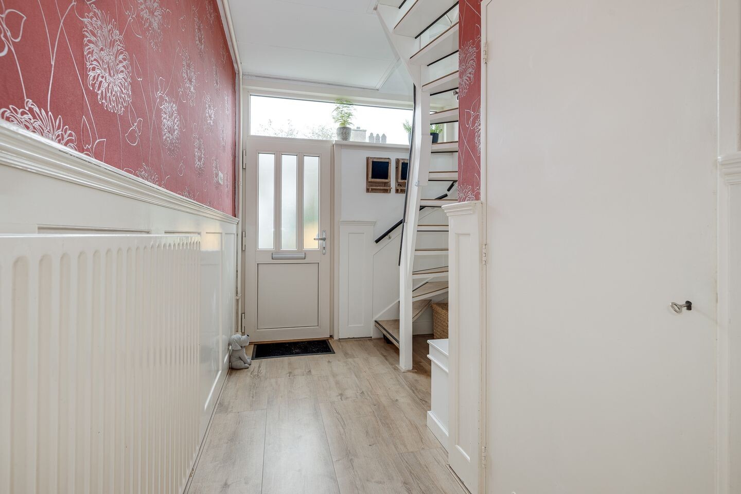 Tussenwoning te koop: Diepenbrocklaan 6, Voorschoten