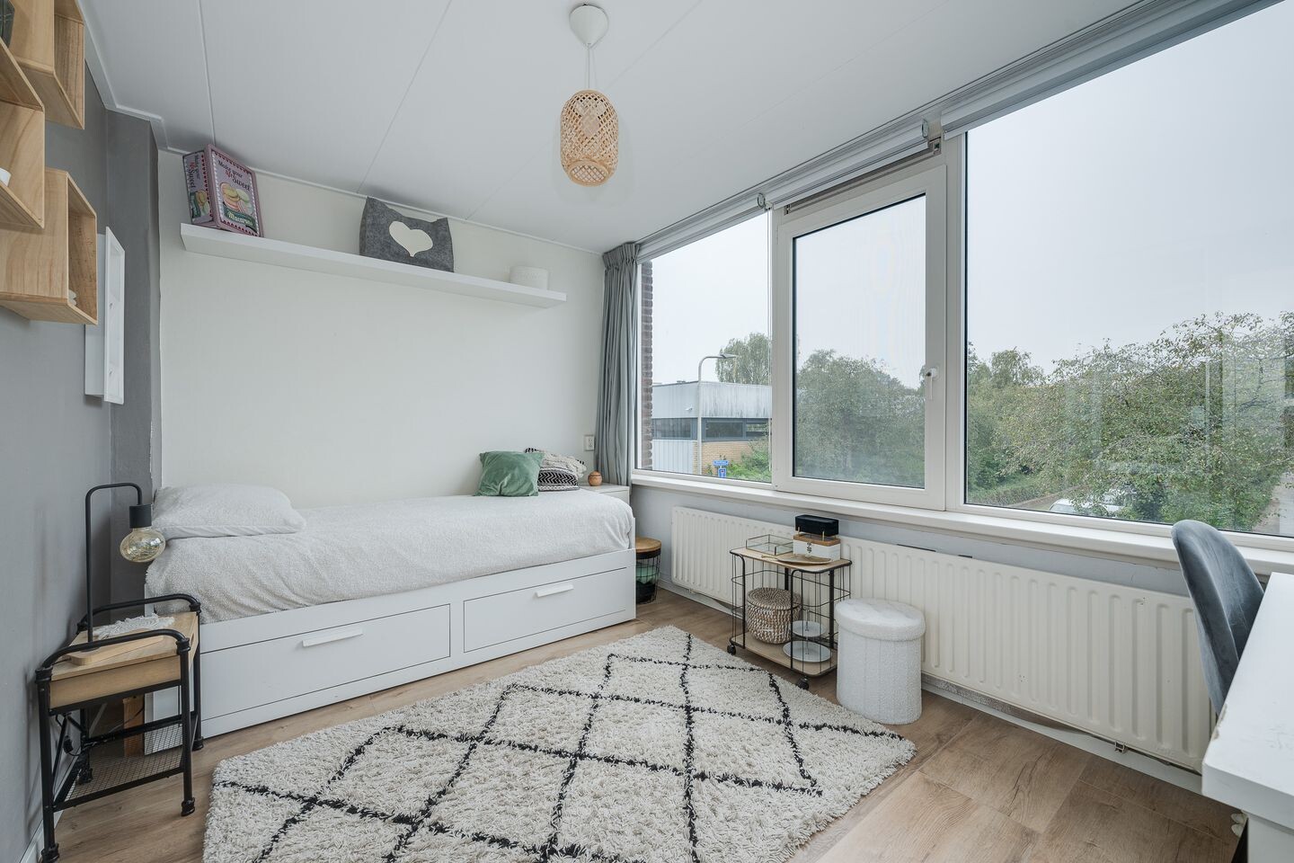 Tussenwoning te koop: Diepenbrocklaan 6, Voorschoten