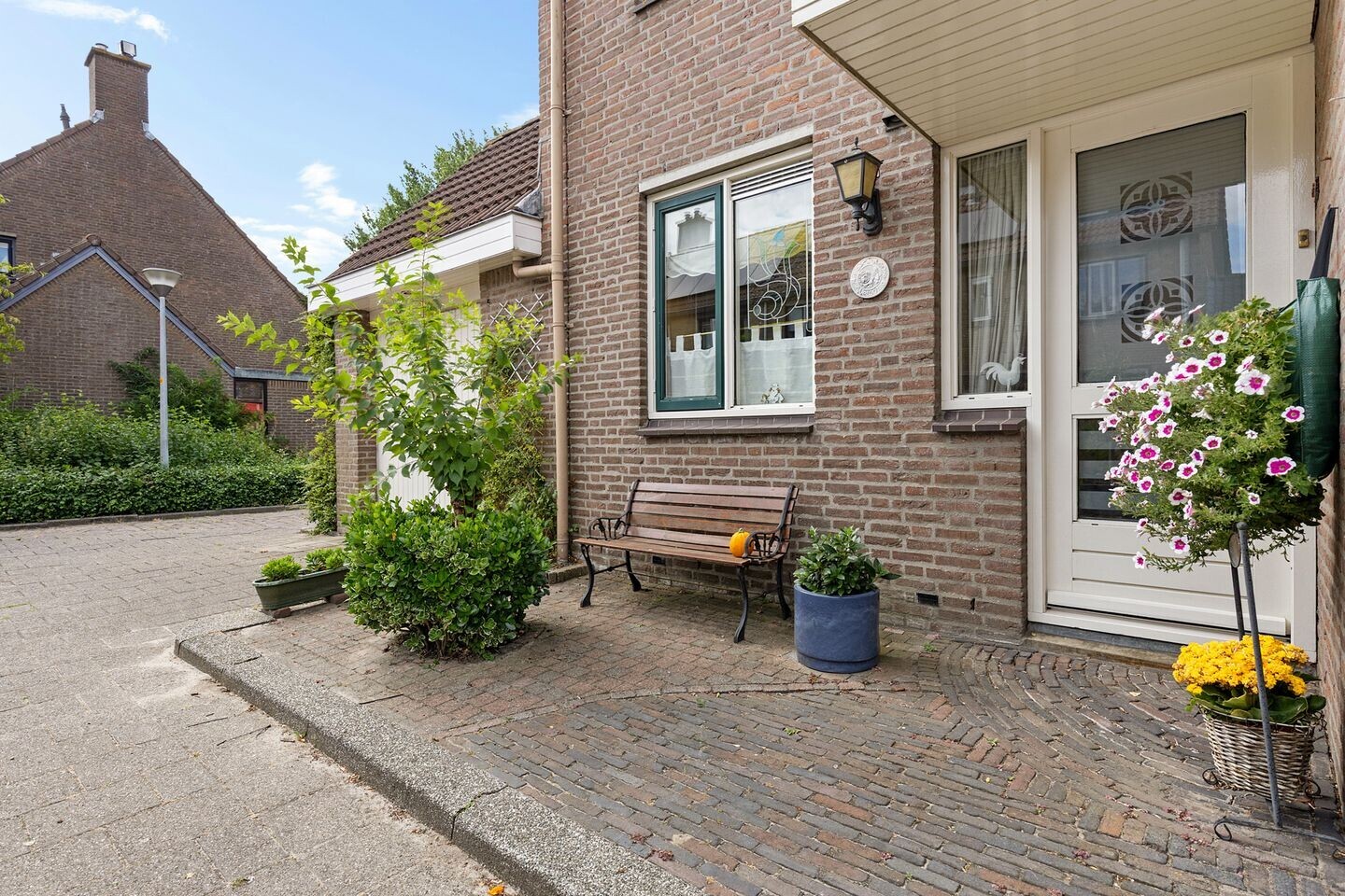 Hoekwoning te koop: Suze Groenewegerf 17, Voorschoten