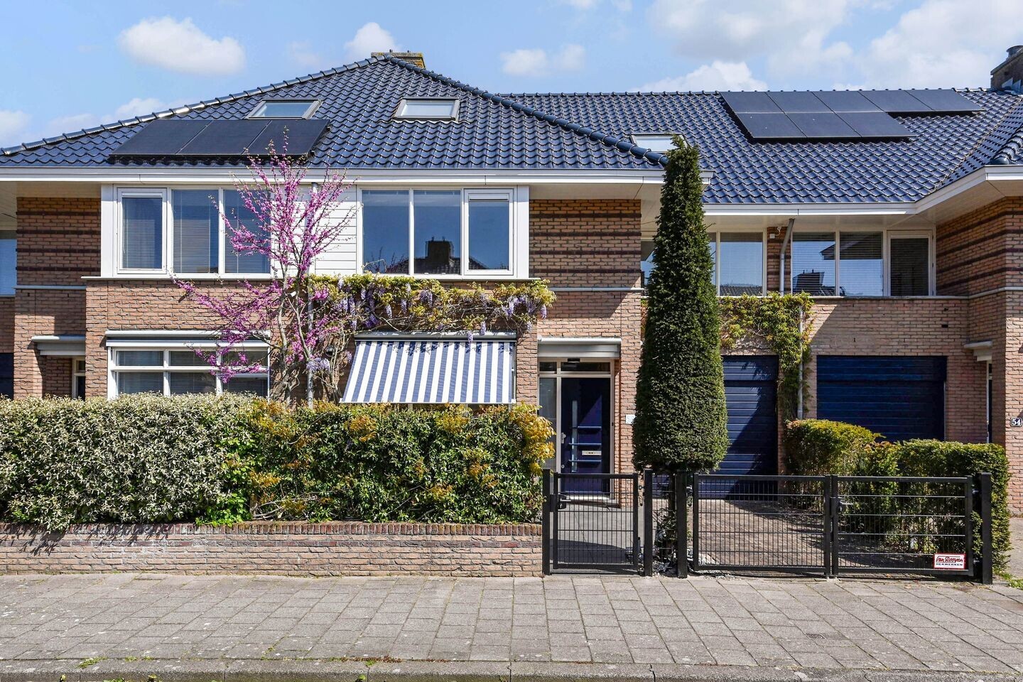 Tussenwoning te koop: IJsvogellaan 56, Leidschendam