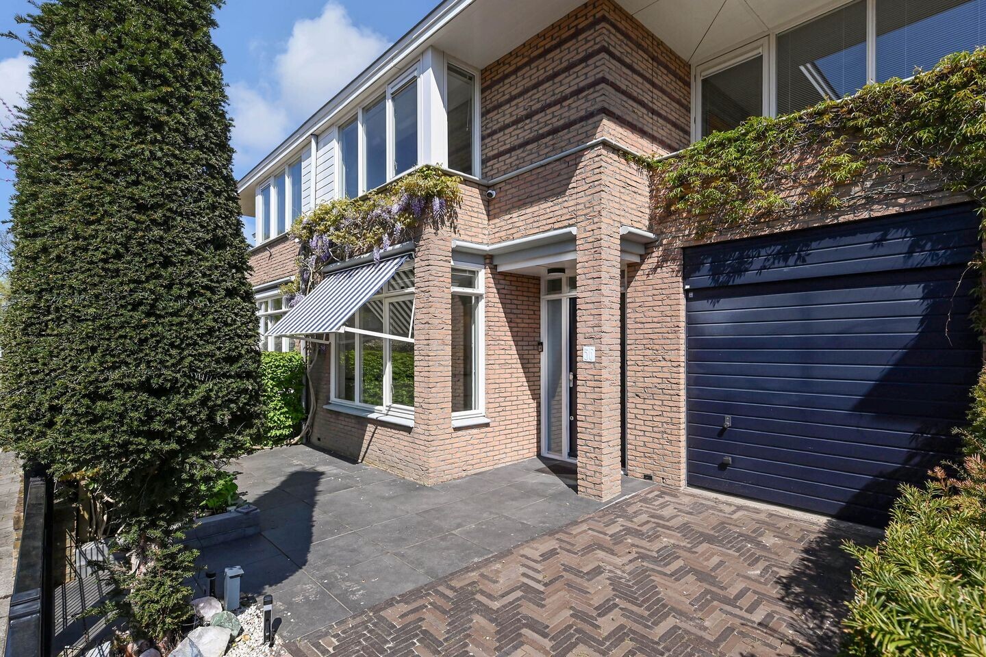 Tussenwoning te koop: IJsvogellaan 56, Leidschendam