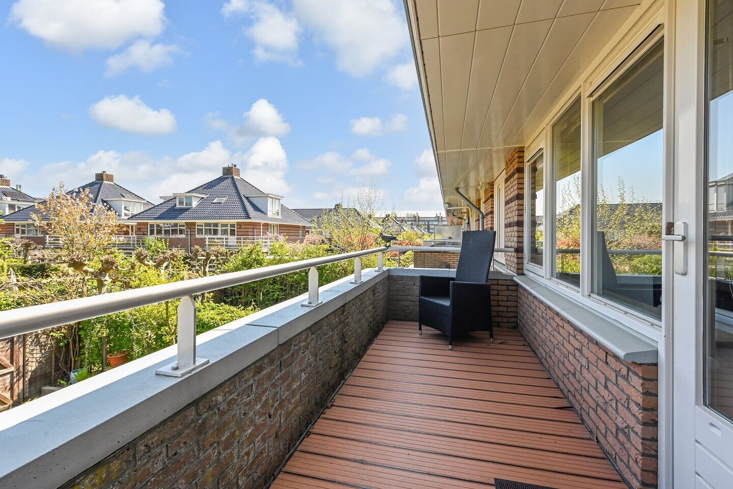 Tussenwoning te koop: IJsvogellaan 56, Leidschendam
