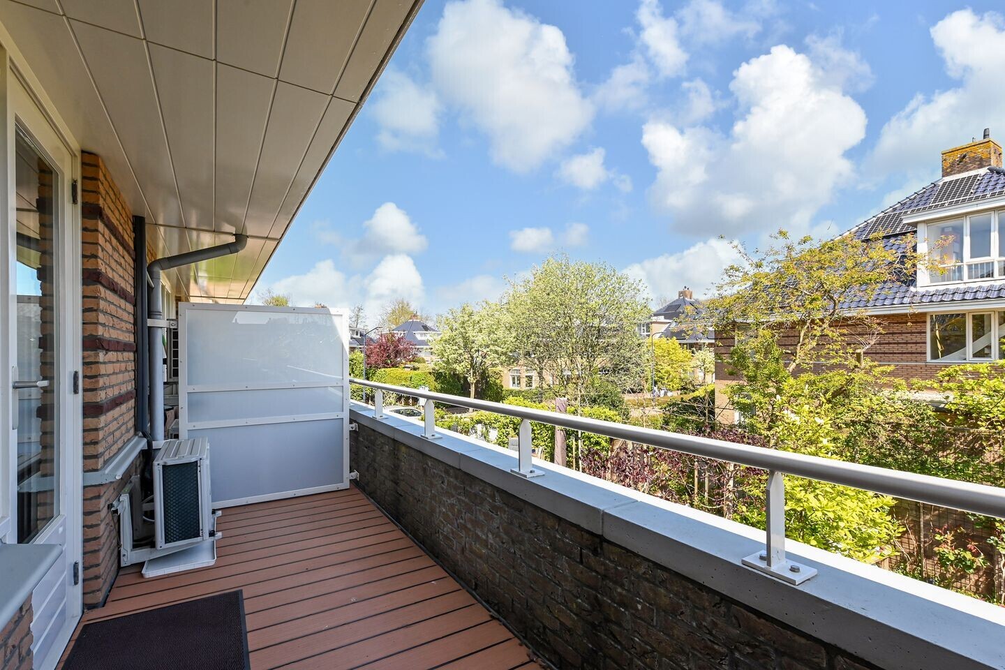 Tussenwoning te koop: IJsvogellaan 56, Leidschendam