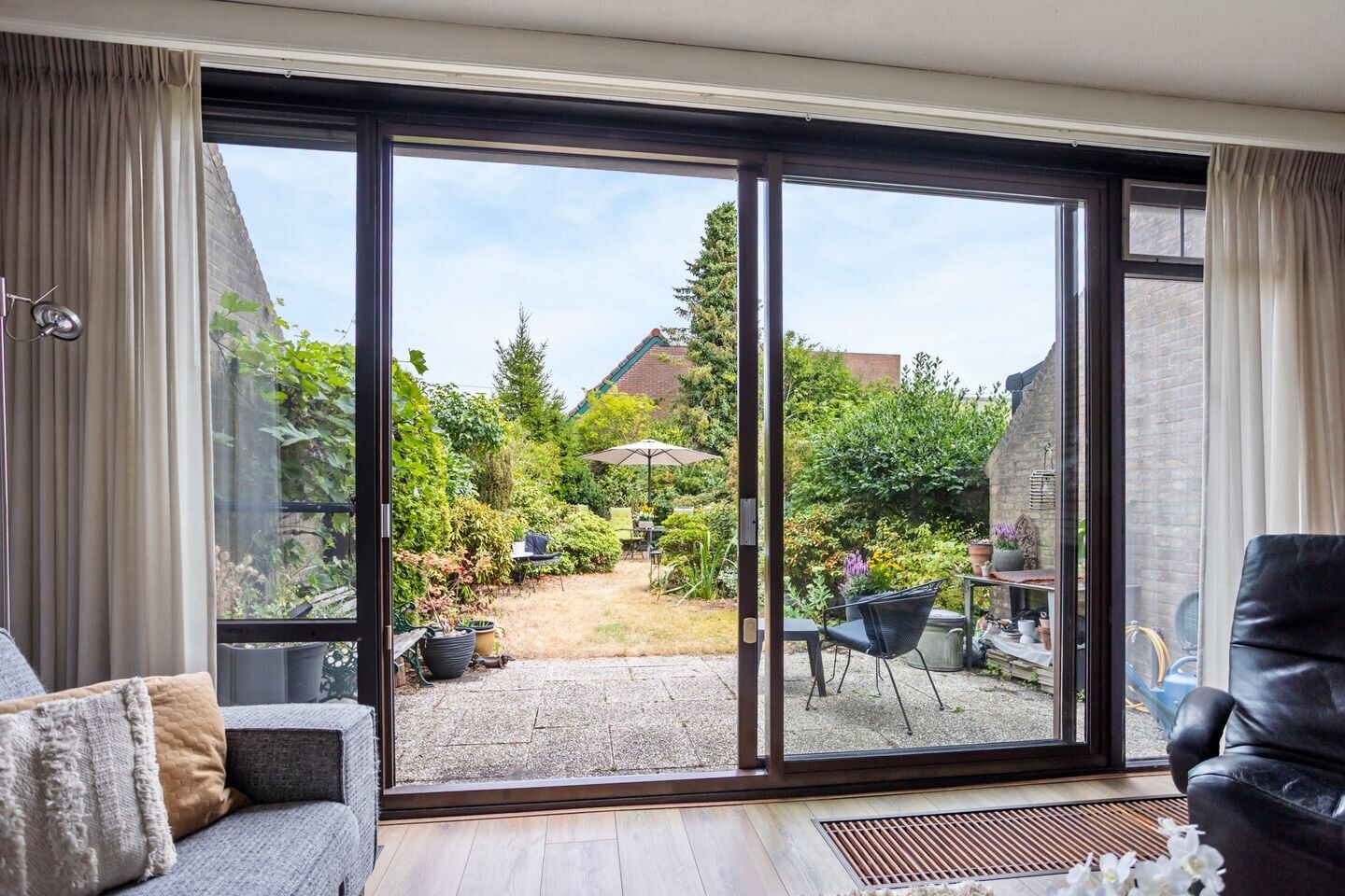 Tussenwoning te koop: Doornenburg 25, Leidschendam