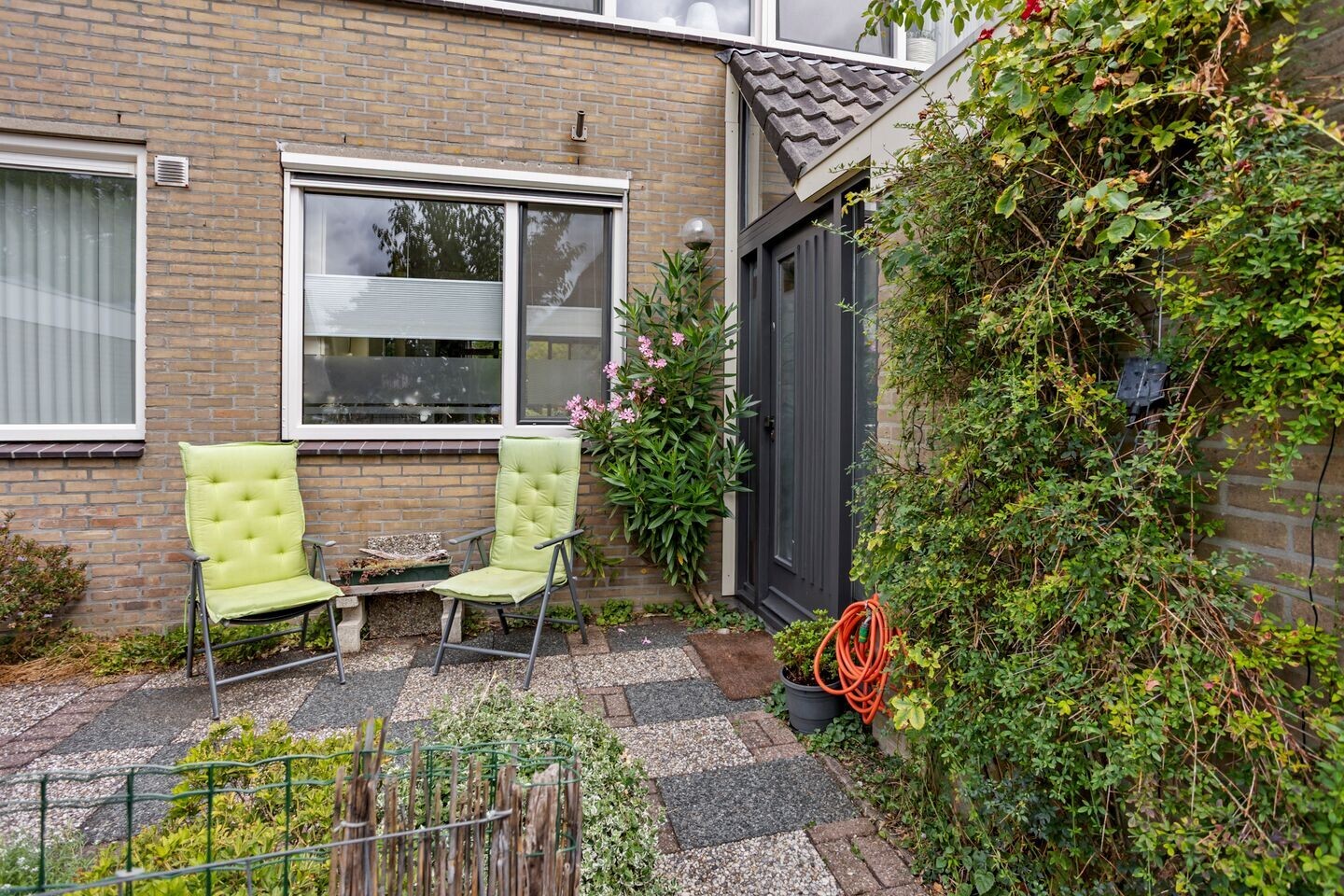 Tussenwoning te koop: Doornenburg 25, Leidschendam