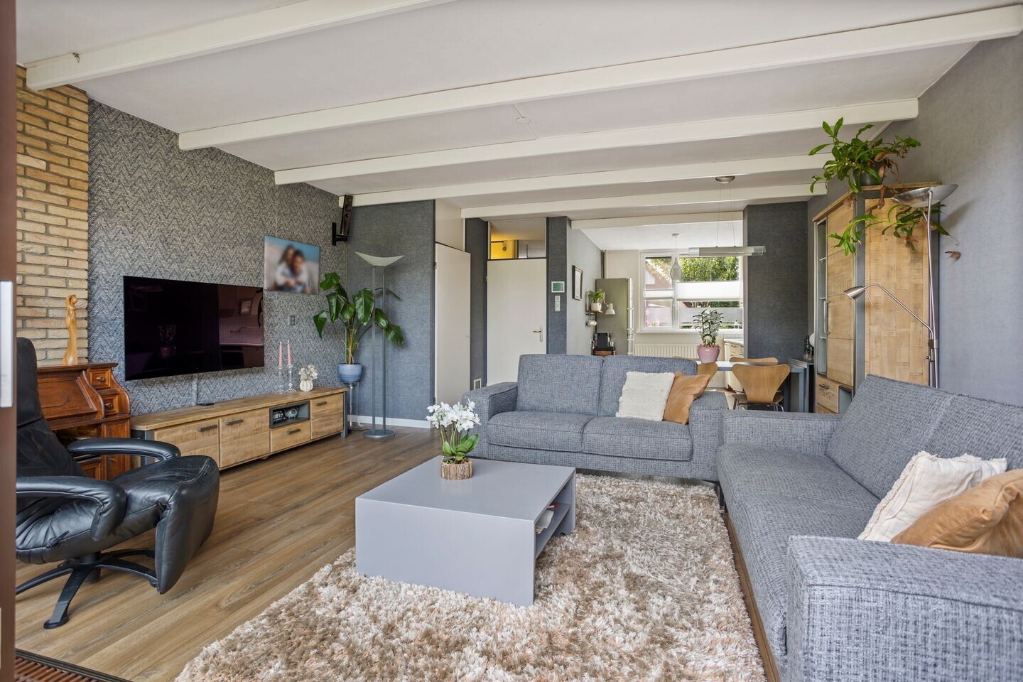 Tussenwoning te koop: Doornenburg 25, Leidschendam