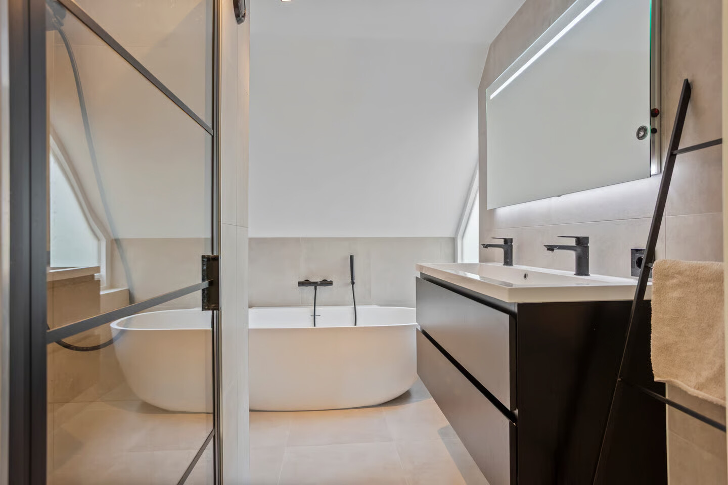 Tussenwoning te koop: Wildenborch 32, Leidschendam