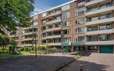 Burgemeeste. 676