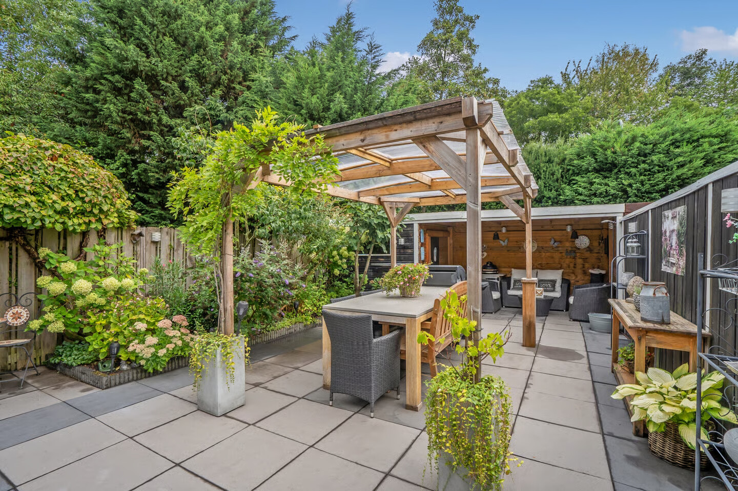 Tussenwoning te koop: Pelikaanhof 38, Leidschendam
