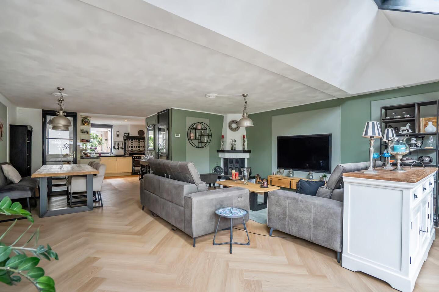 Tussenwoning te koop: Pelikaanhof 38, Leidschendam