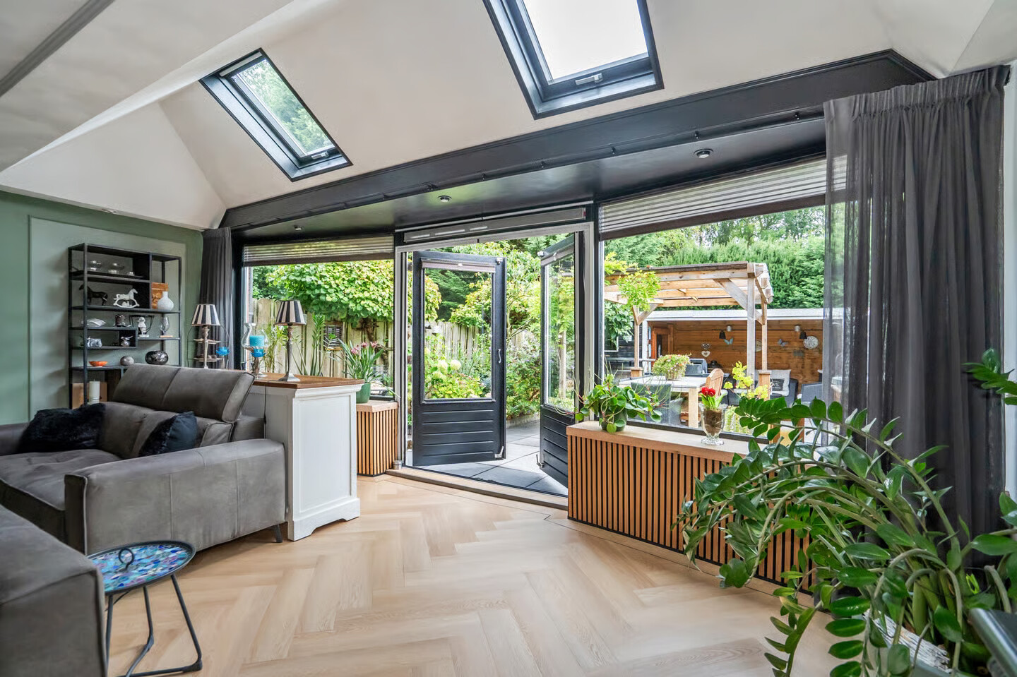 Tussenwoning te koop: Pelikaanhof 38, Leidschendam