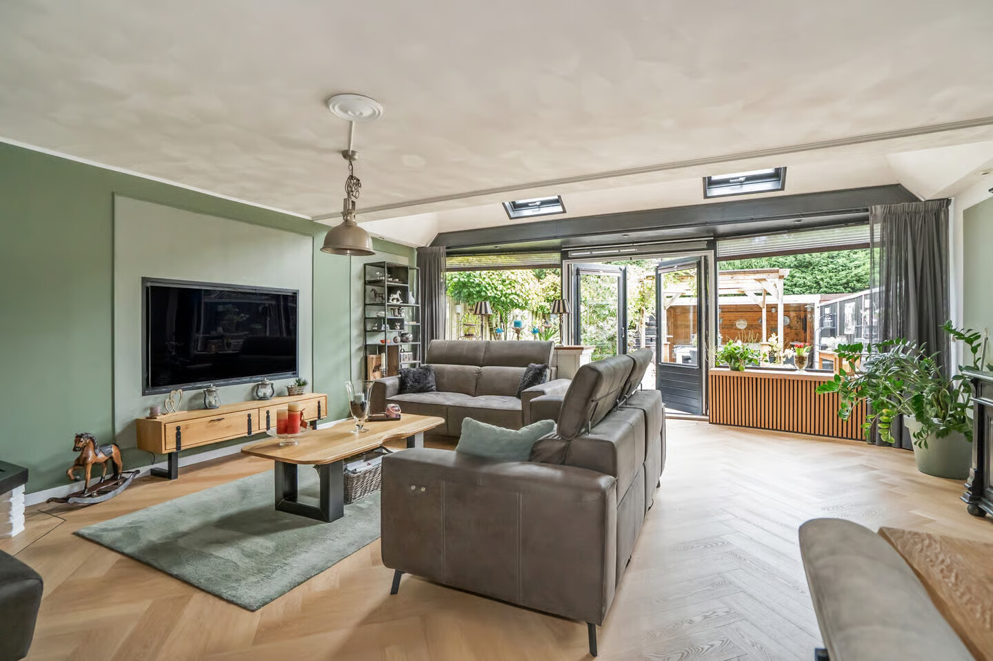 Tussenwoning te koop: Pelikaanhof 38, Leidschendam