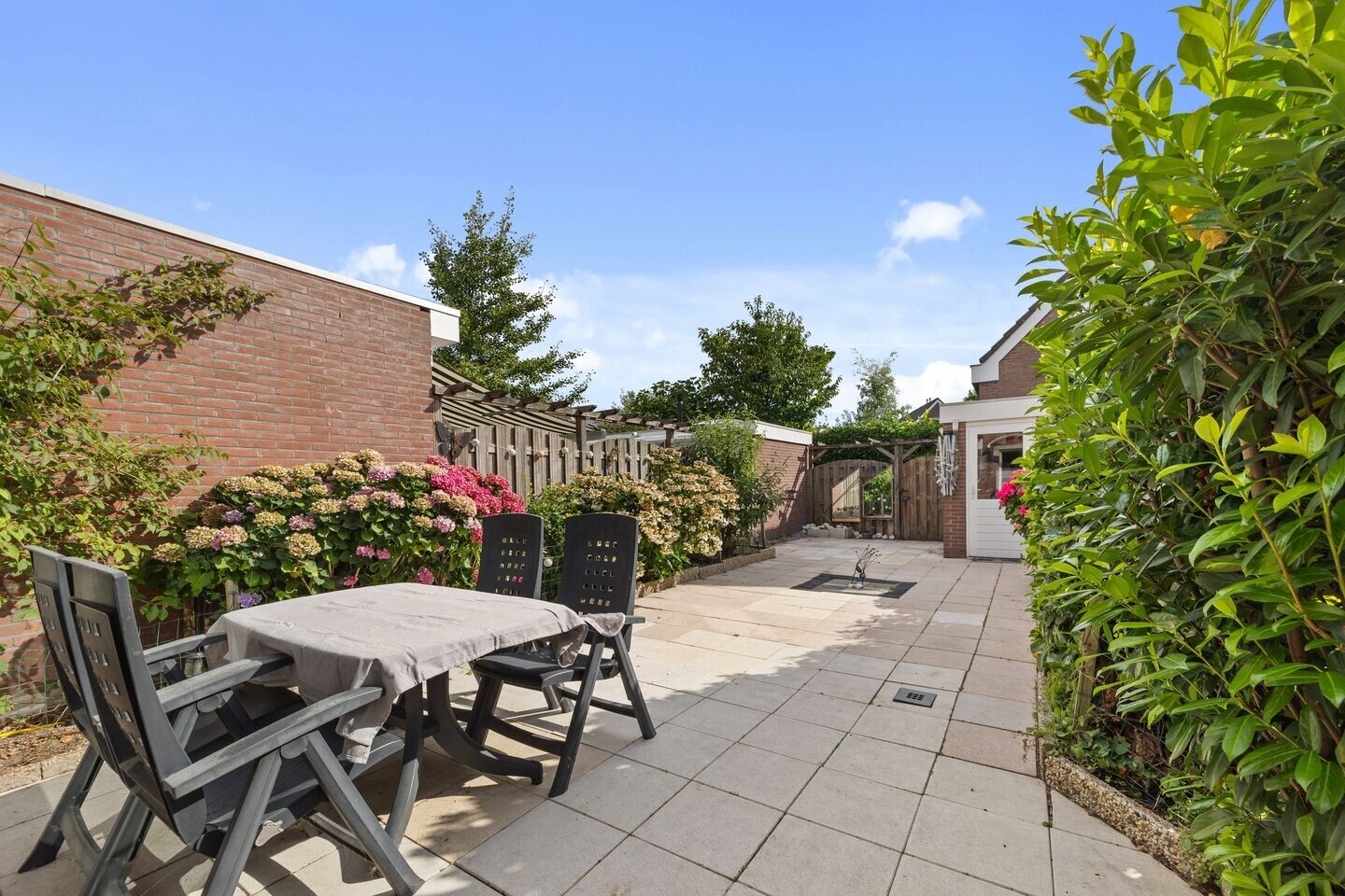 Tussenwoning te koop: Duinmeierij 75, Leidschendam