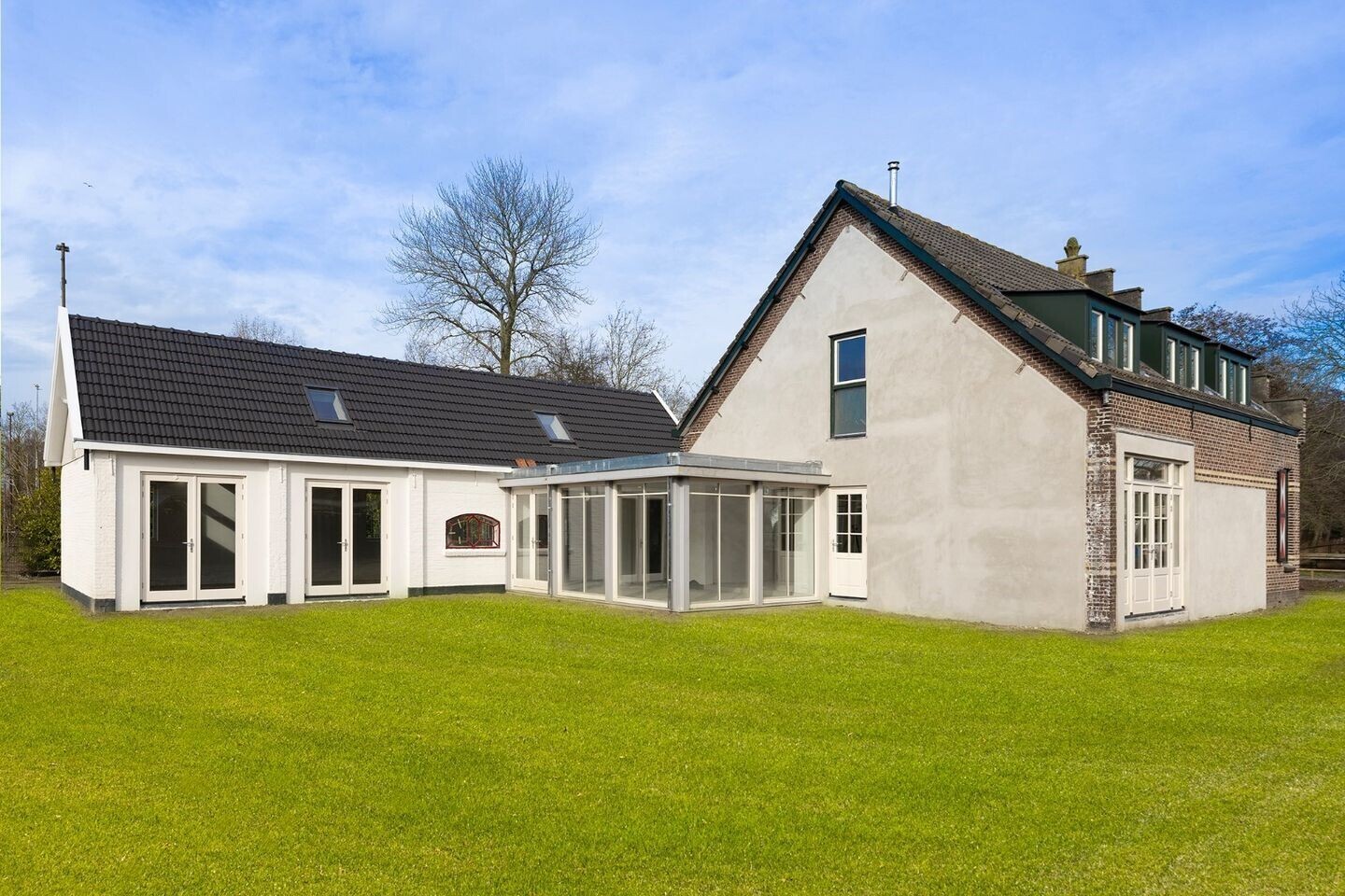 Vrijstaande woning te koop: van Ruysdaellaan 1, Leidschendam