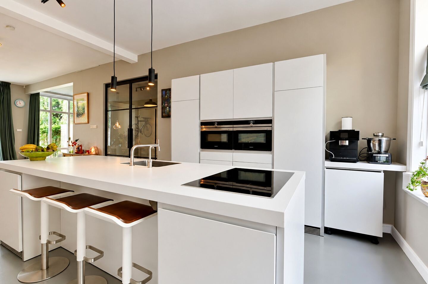 Tussenwoning te koop: Damlaan 37, Leidschendam
