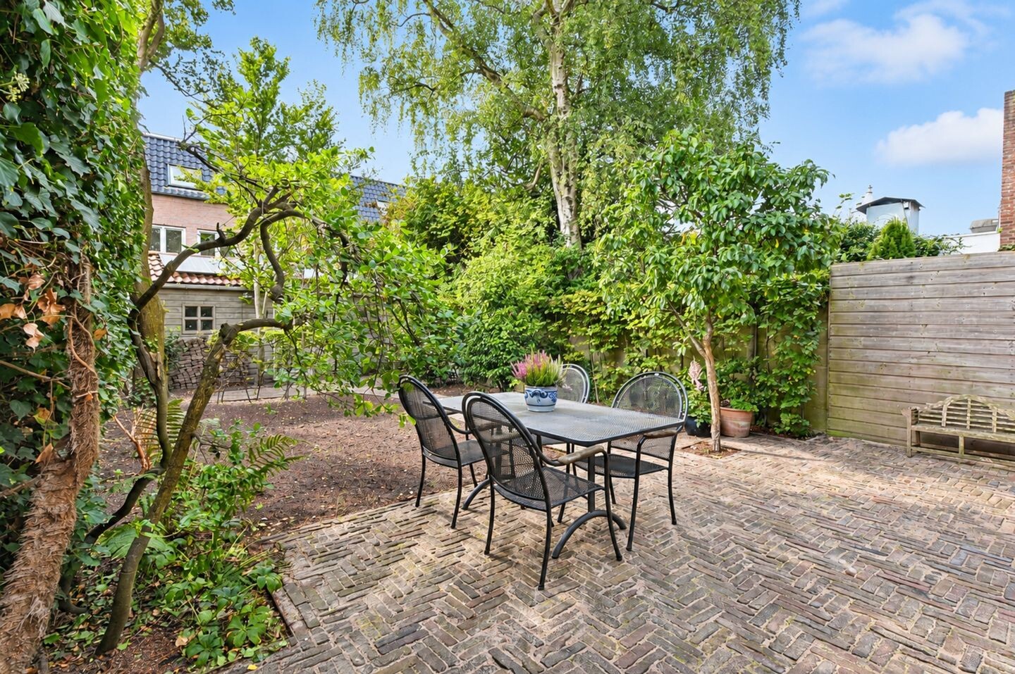 Tussenwoning te koop: Damlaan 37, Leidschendam