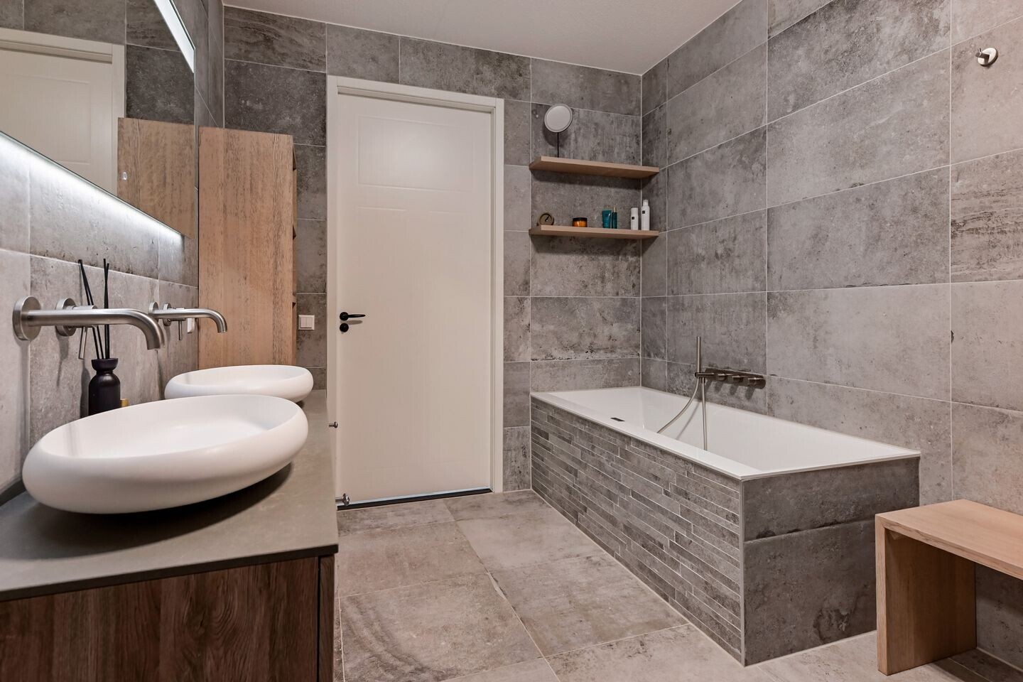 Appartement te koop: Van Ravesteijnkade 25, Leidschendam