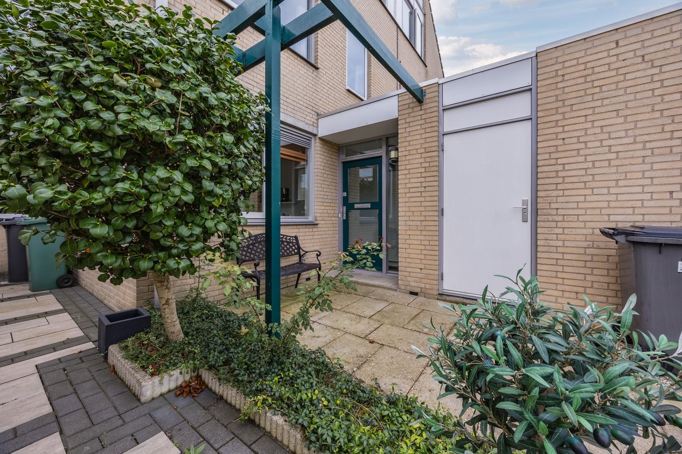 Tussenwoning te koop: Dokter Perquinstraat 40, Leidschendam