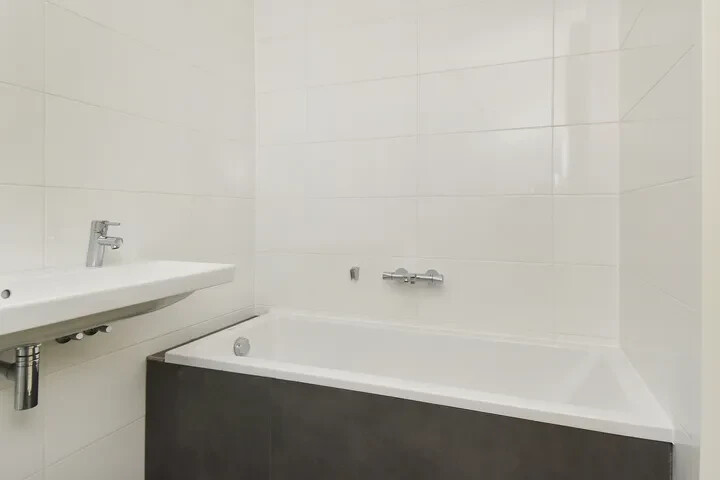 Tussenwoning te koop: Landscheidingstraat 18, Leidschendam