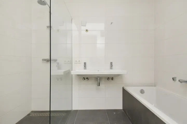 Tussenwoning te koop: Landscheidingstraat 18, Leidschendam