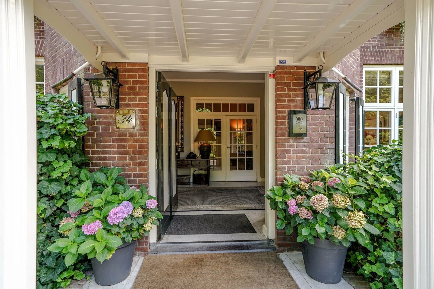 Vrijstaande woning te koop: Oosteinde 34, Voorburg
