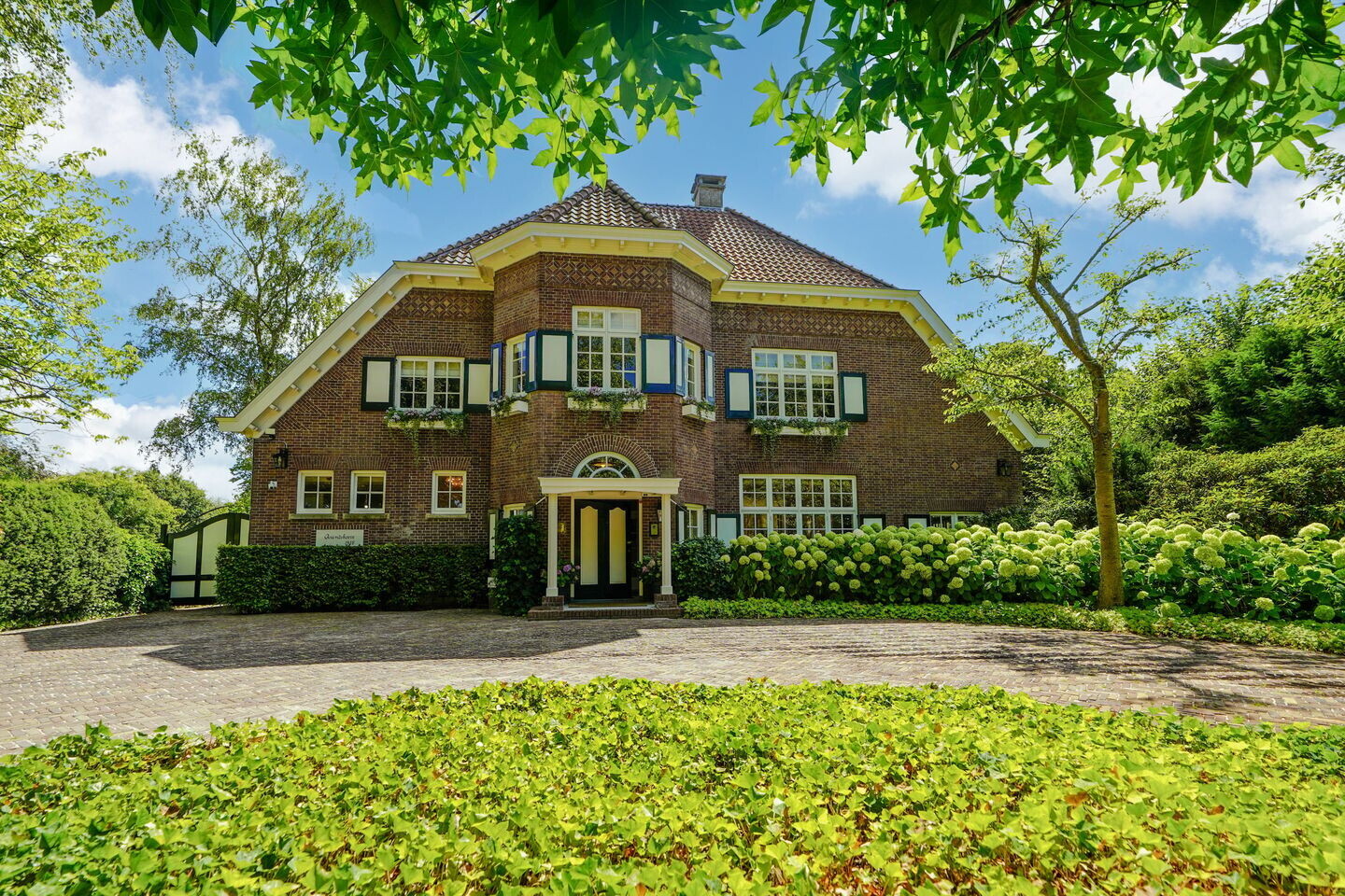 Vrijstaande woning te koop: Oosteinde 34, Voorburg