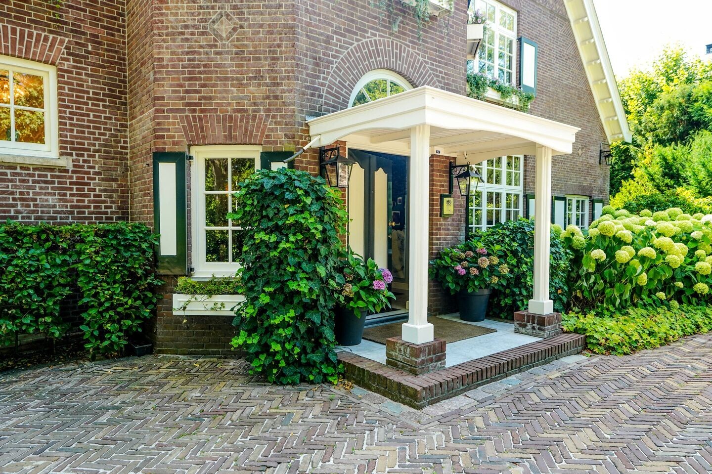 Vrijstaande woning te koop: Oosteinde 34, Voorburg