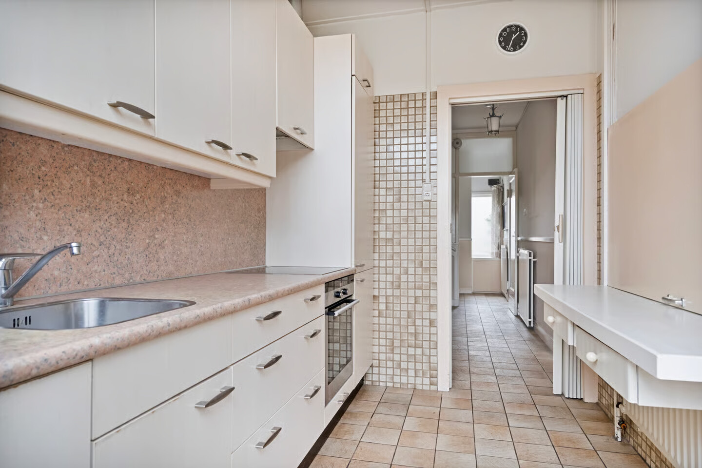 Tussenwoning te koop: Laan van Sevenstar 6, Voorburg