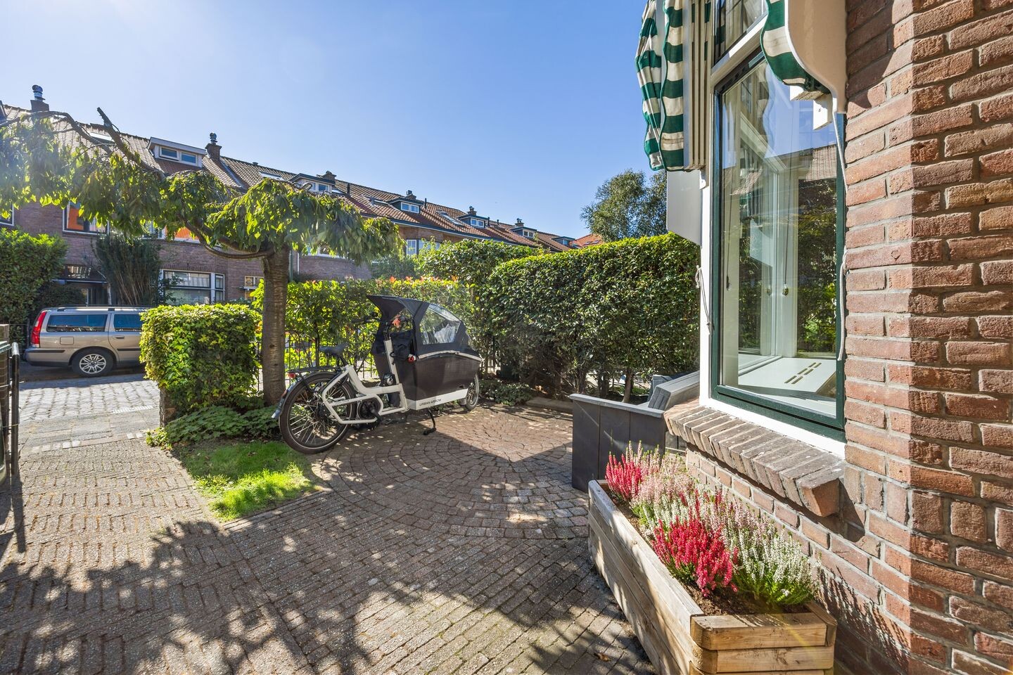 Tussenwoning te koop: Oosterloostraat 17, Voorburg