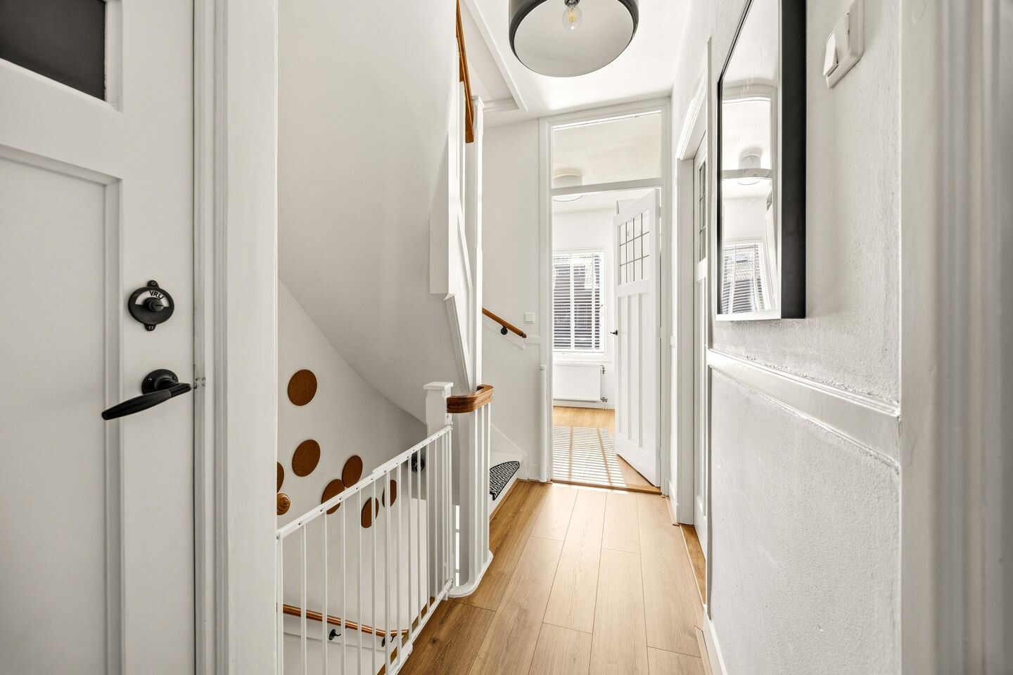 Tussenwoning te koop: Oosterloostraat 17, Voorburg