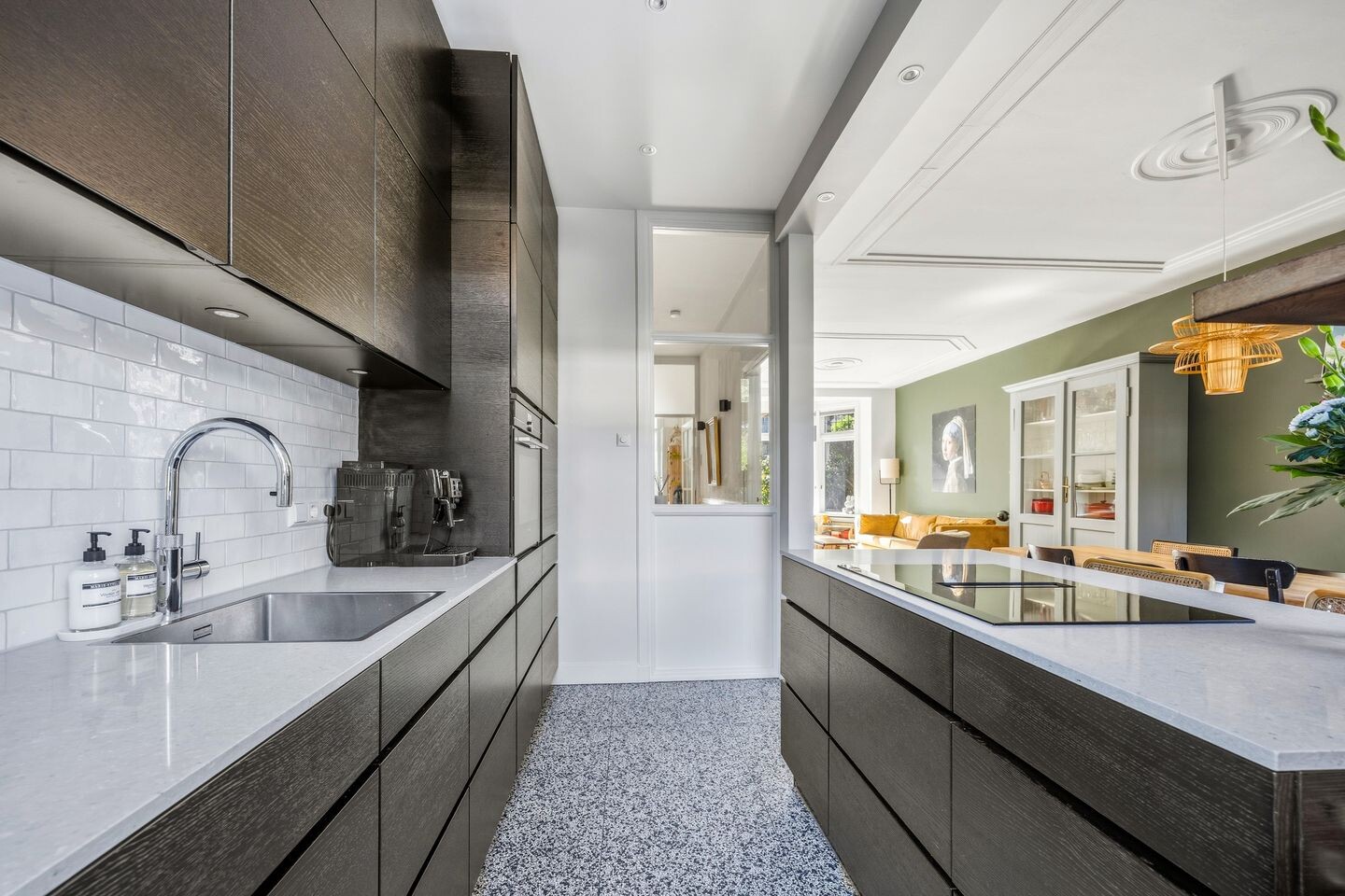 Tussenwoning te koop: Oosterloostraat 17, Voorburg
