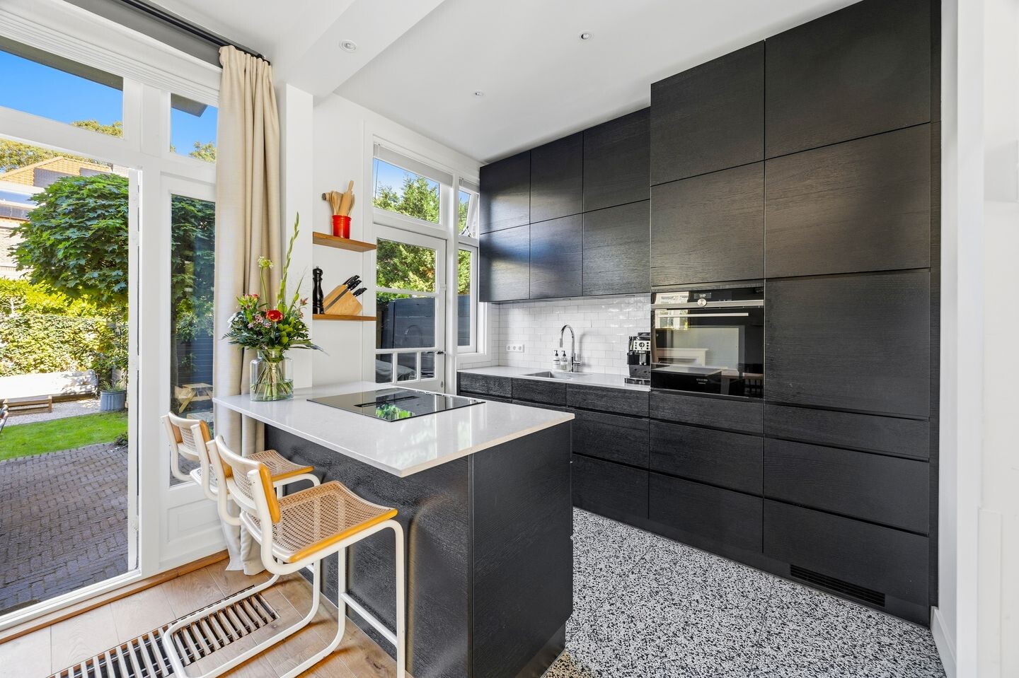 Tussenwoning te koop: Oosterloostraat 17, Voorburg