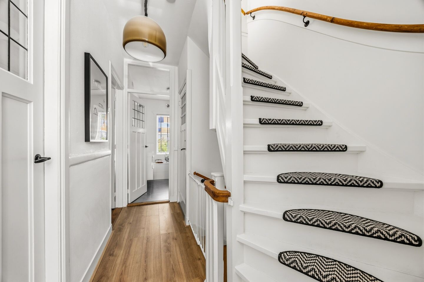 Tussenwoning te koop: Oosterloostraat 17, Voorburg
