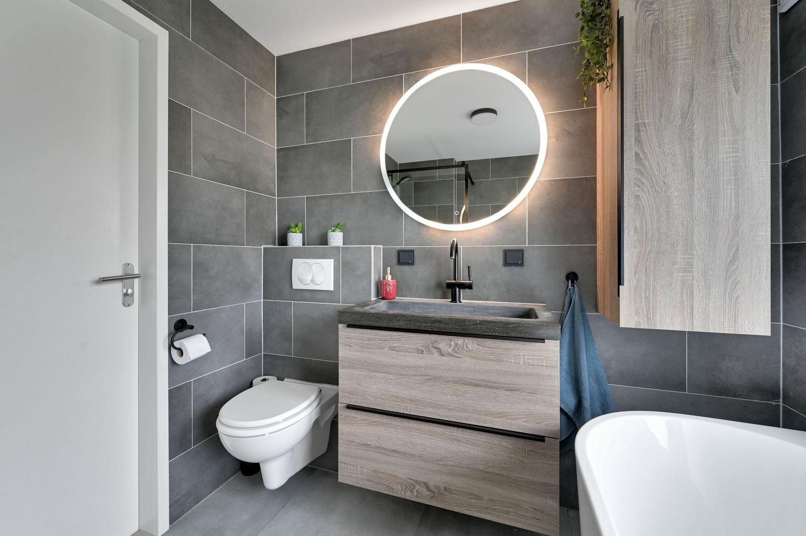 Hoekwoning te koop: Sophiastraat 1, Voorburg