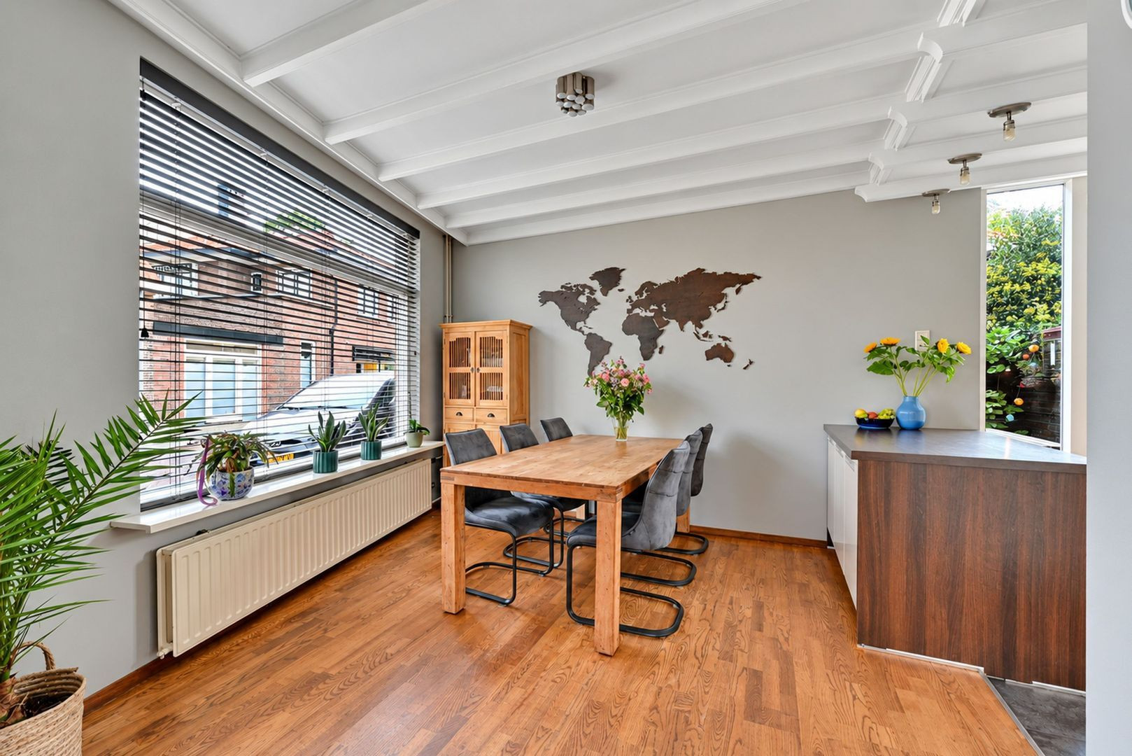 Hoekwoning te koop: Sophiastraat 1, Voorburg