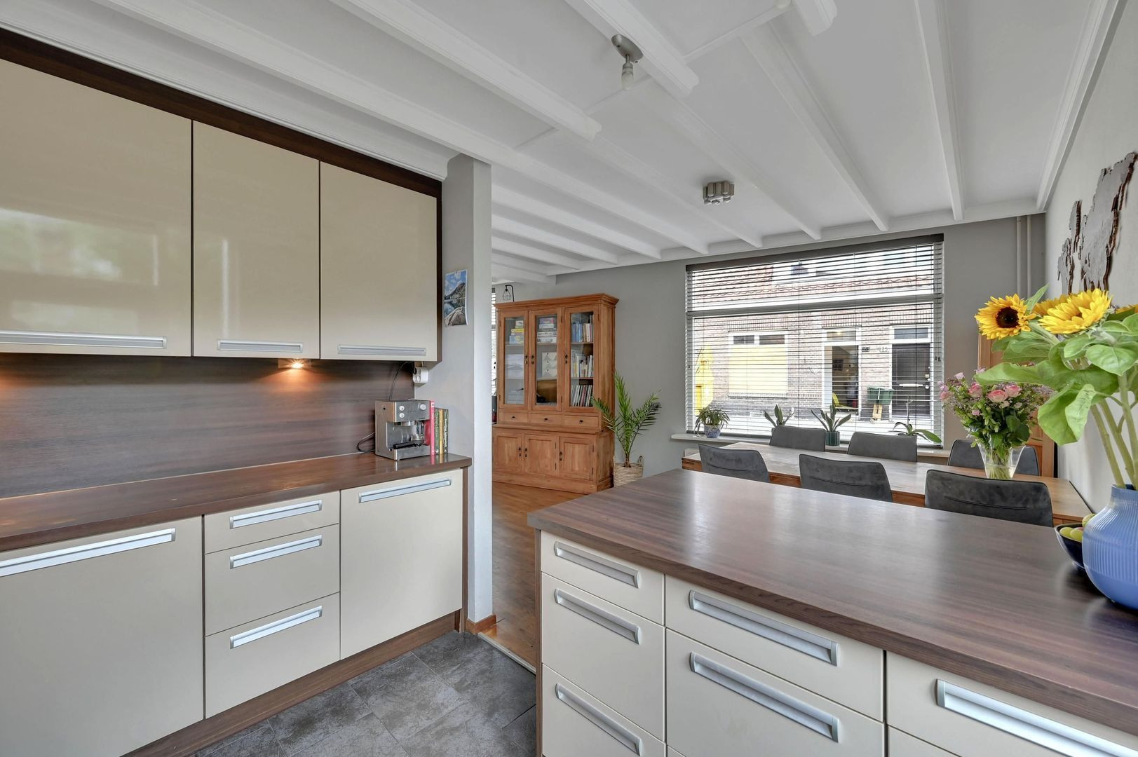 Hoekwoning te koop: Sophiastraat 1, Voorburg