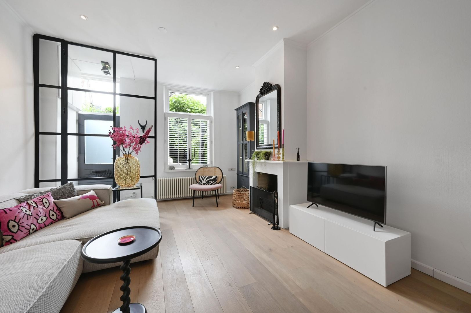 Tussenwoning te koop: Loolaan 11, Voorburg