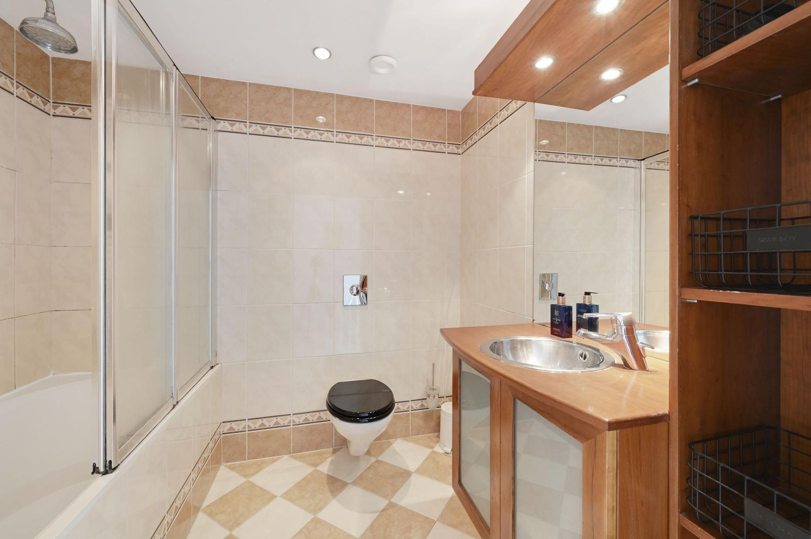 Tussenwoning te koop: Loolaan 11, Voorburg