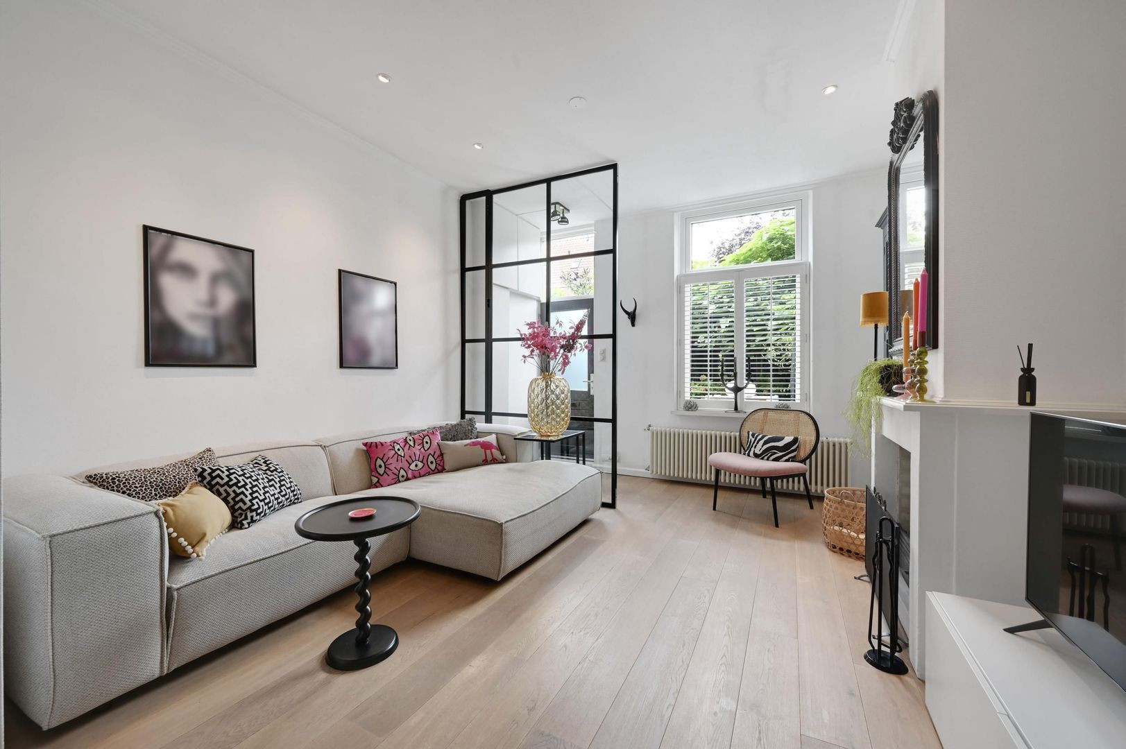 Tussenwoning te koop: Loolaan 11, Voorburg