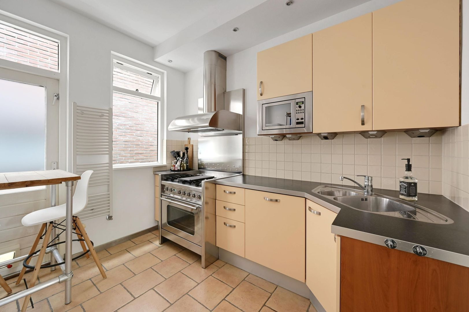 Tussenwoning te koop: Loolaan 11, Voorburg