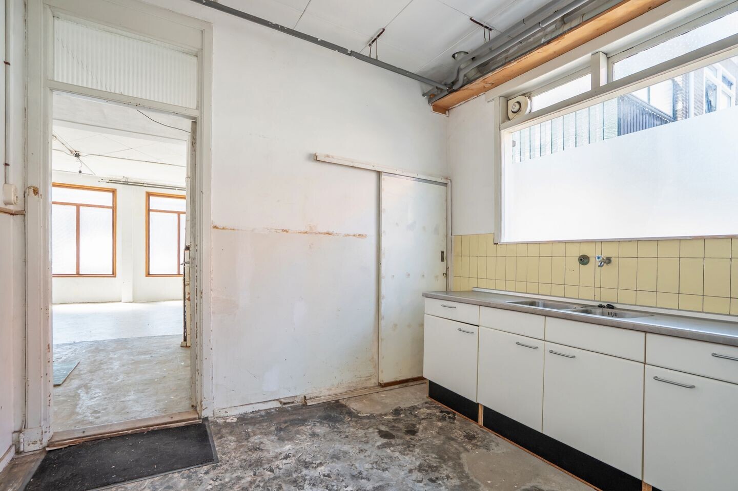 Twee-onder-één-kap te koop: Loolaan 21C, Voorburg