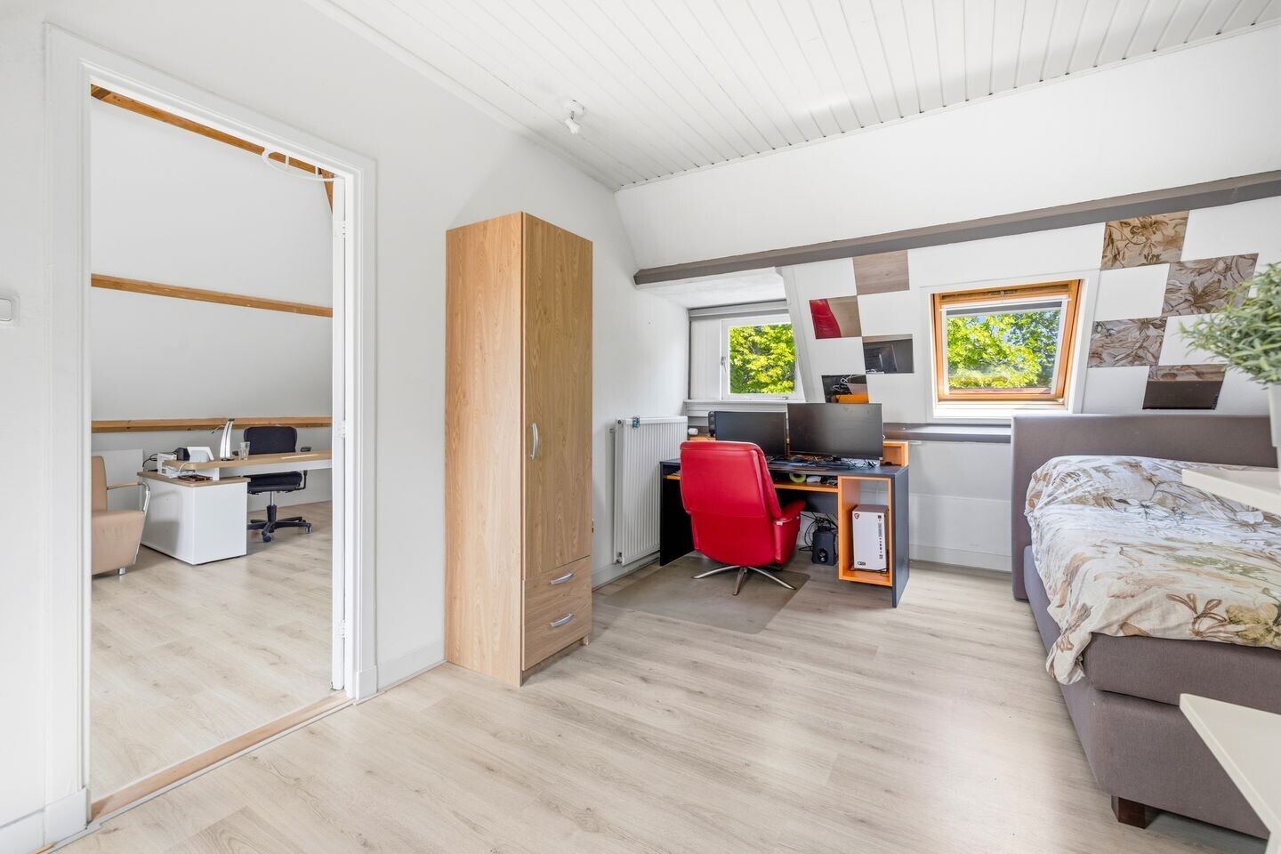 Tussenwoning te koop: Loolaan 96, Voorburg